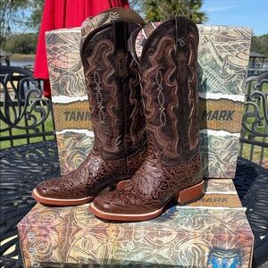 NIB! Retail $209 Tanner Mark Brown Western Boots